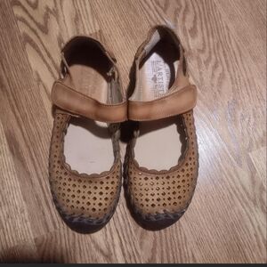 Earth Spirit Perforated Tan Mary Jane Flats